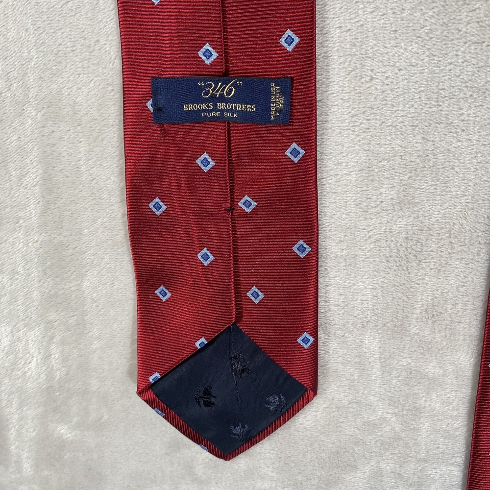Brooks Brothers 346 Mens Tie Pure Silk Made in USA Floral Geometric Red